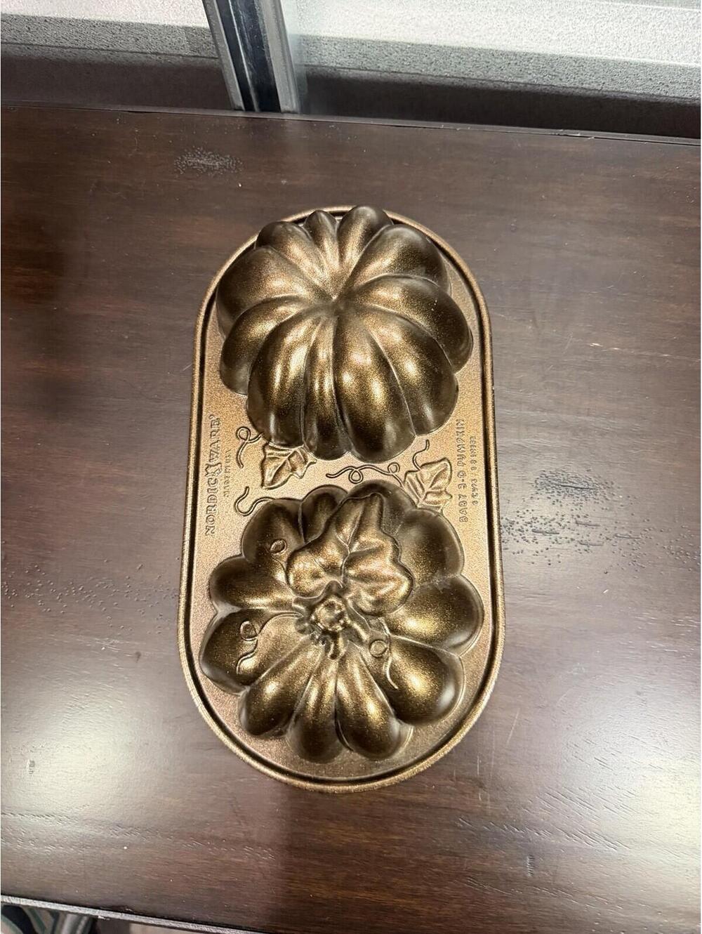 Nordic Ware Baby 3-D Pumpkin Cake Pan!!! Bronze Color Made in USA!! Wall Decor *